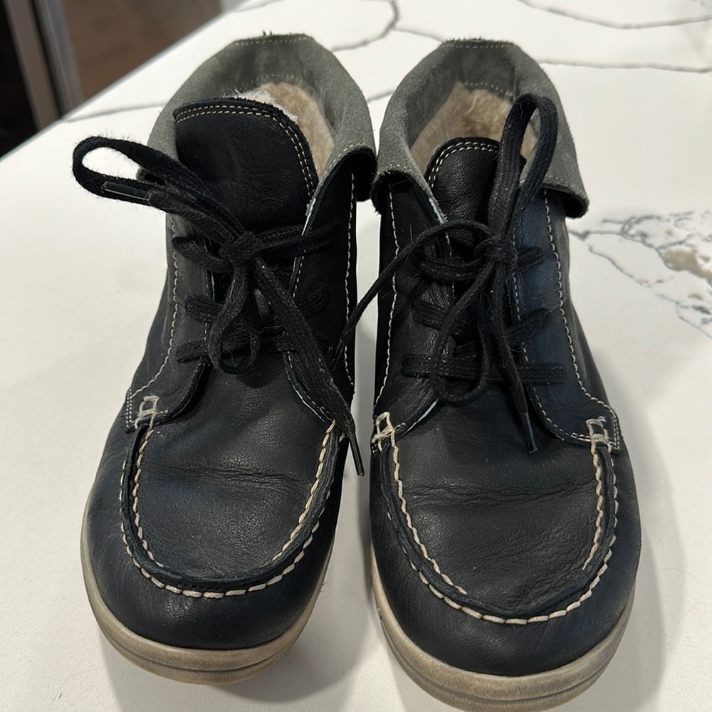 Cloud Footwear black ankle boot with wool lining. Size 7.